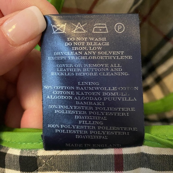 Authentic Burberry Quilted Jacket - Picture 6 of 7